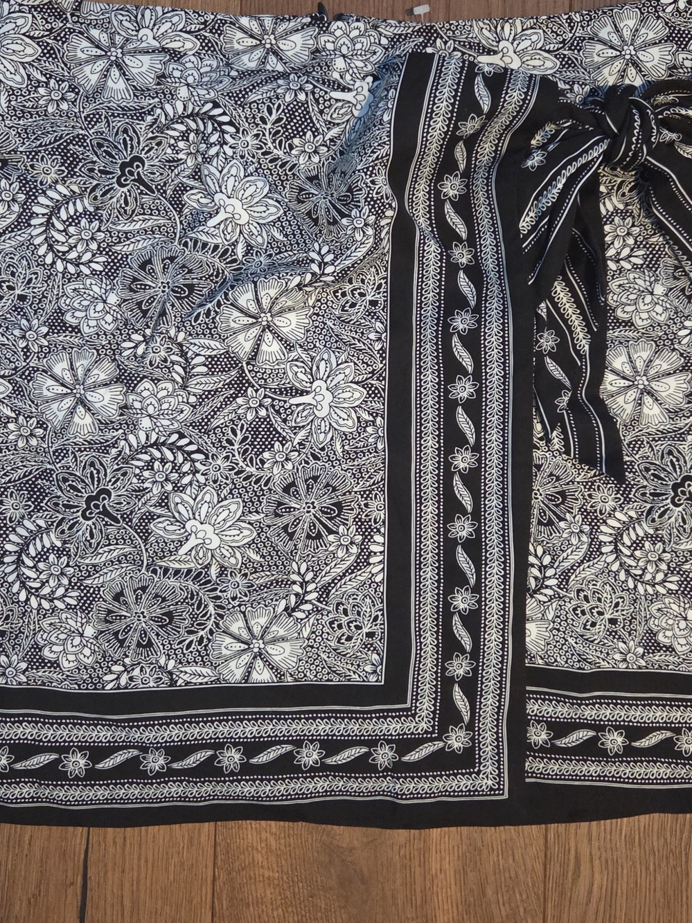 LOFT Black and White Floral Bandana Wrap Scarf